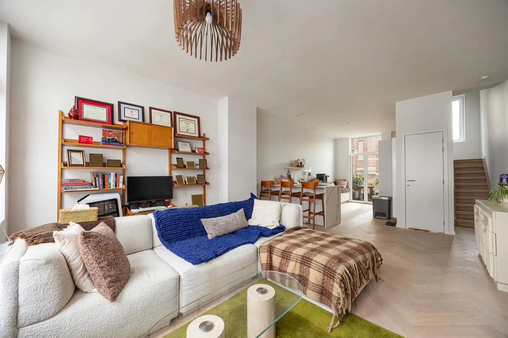 Woning met 2 gerenoveerde appartementen foto 21