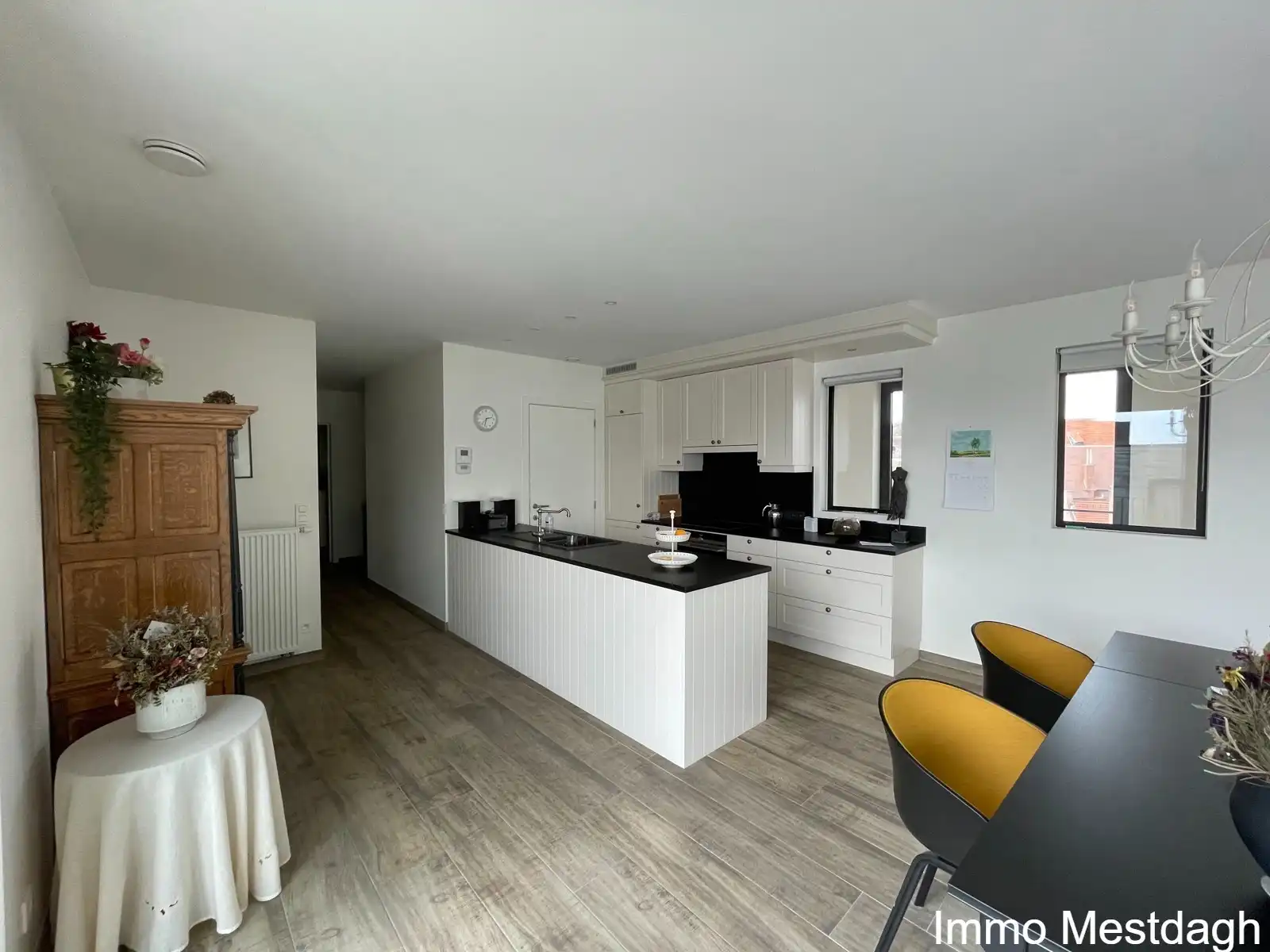 Lichtrijk Penthouse met Zuid-Terras in Hartje Diest foto 14