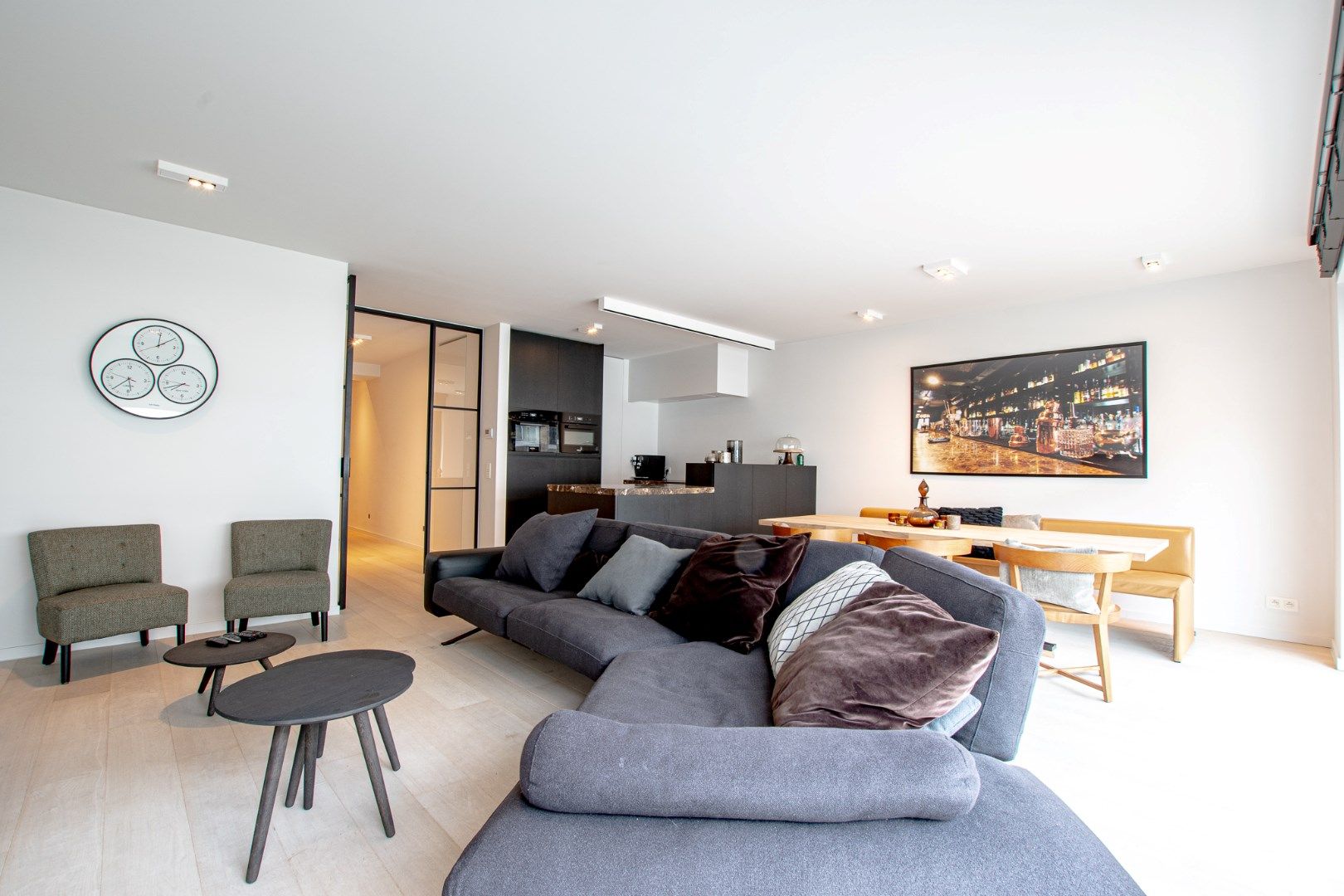 Prachtig gemeubeld appartement nabij de Lippenslaan! foto {{pictureIndex}}