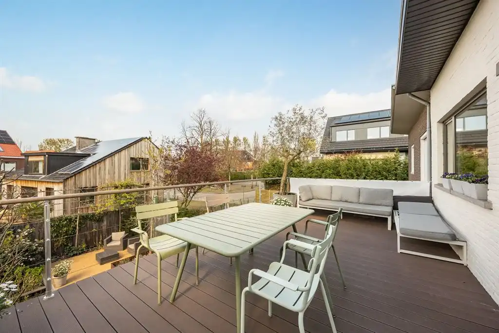Luxe bel-etage in topbuurt op Linkeroever met heerlijke tuin foto 5