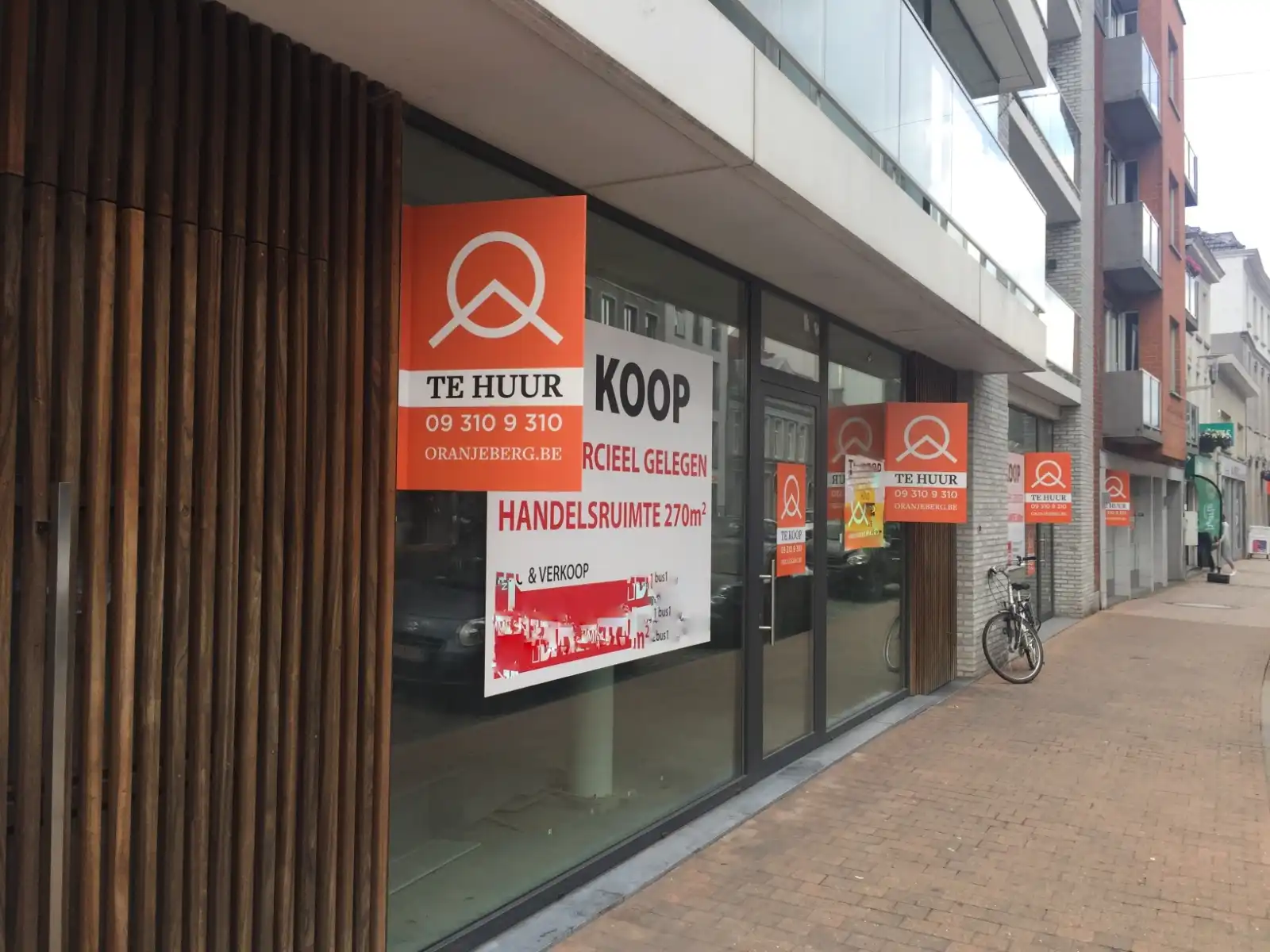 Grote casco winkel van 270m² in het centrum van Deinze foto {{pictureIndex}}