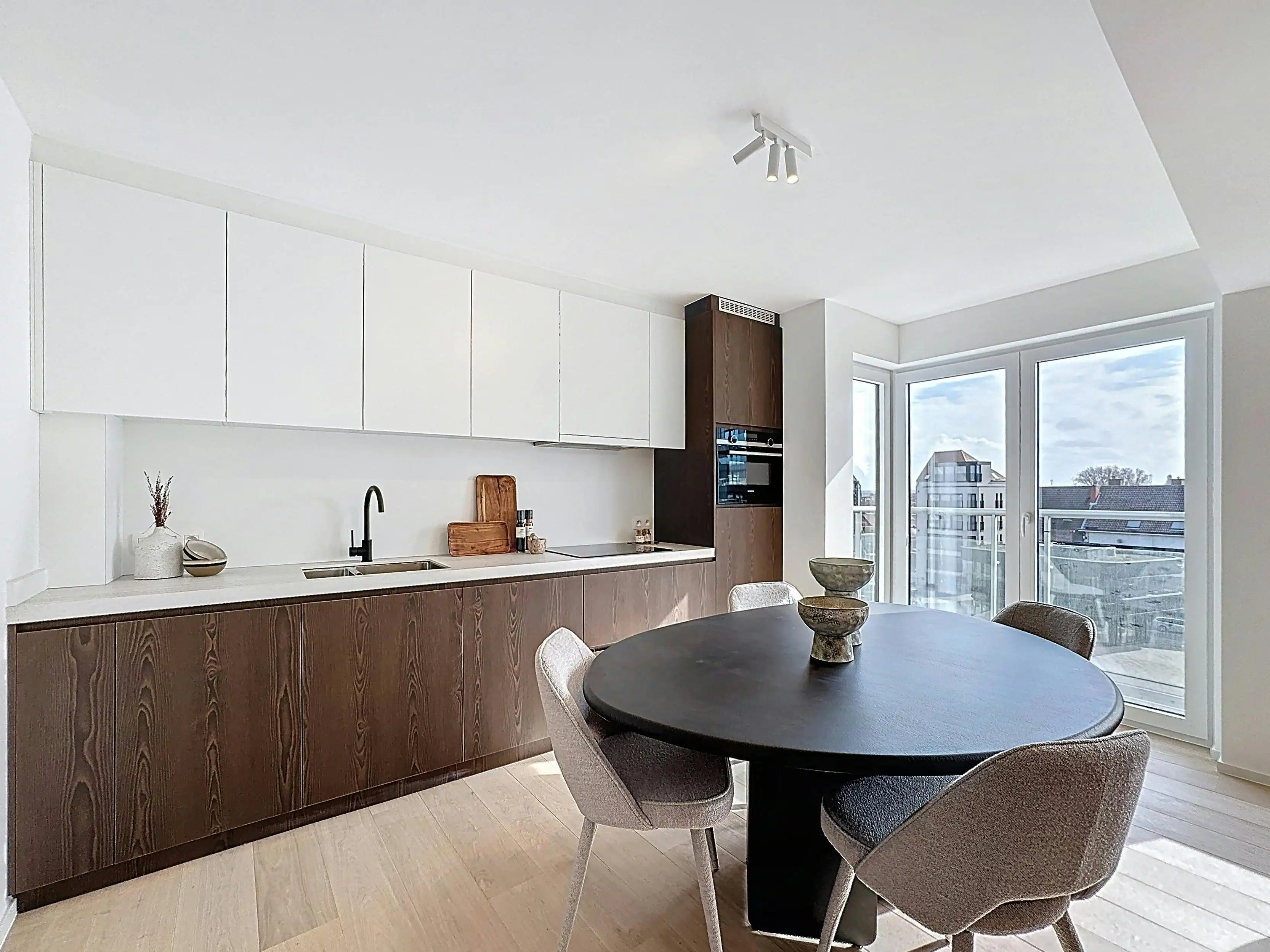 Gerenoveerd appartement met 2 slaapkamers te koop in Heist foto 7