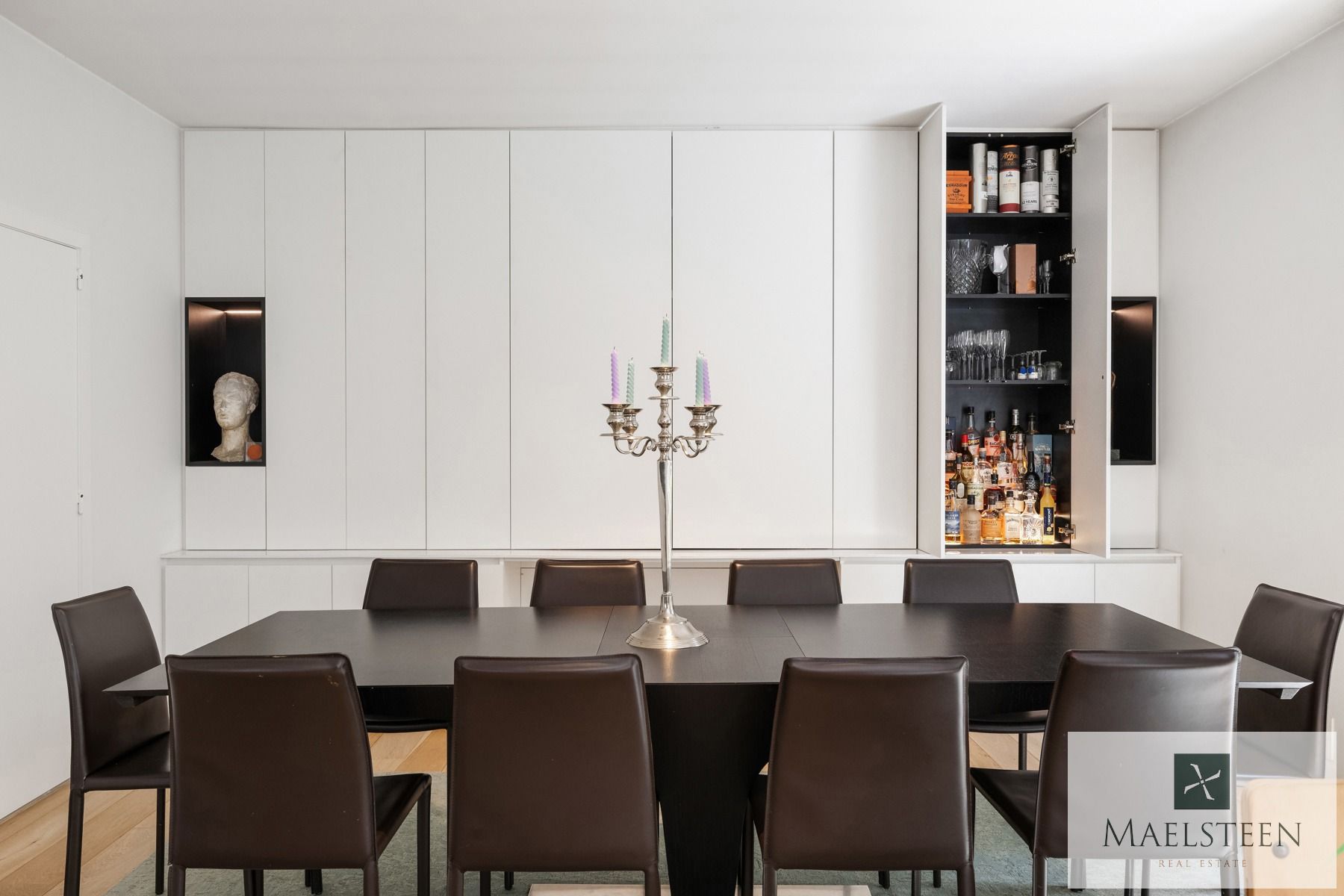 Instapklare villa op 835 m² te Sint-Michiels (Brugge) foto 9
