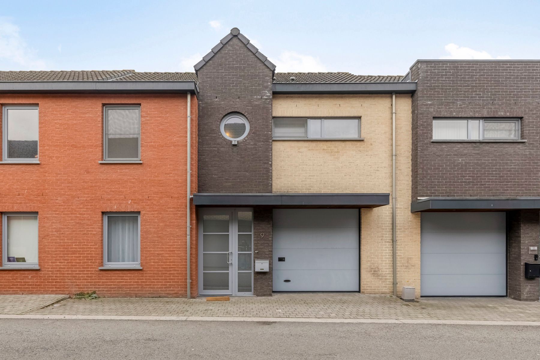 Ruime woning met 3 slaapkamers foto {{pictureIndex}}