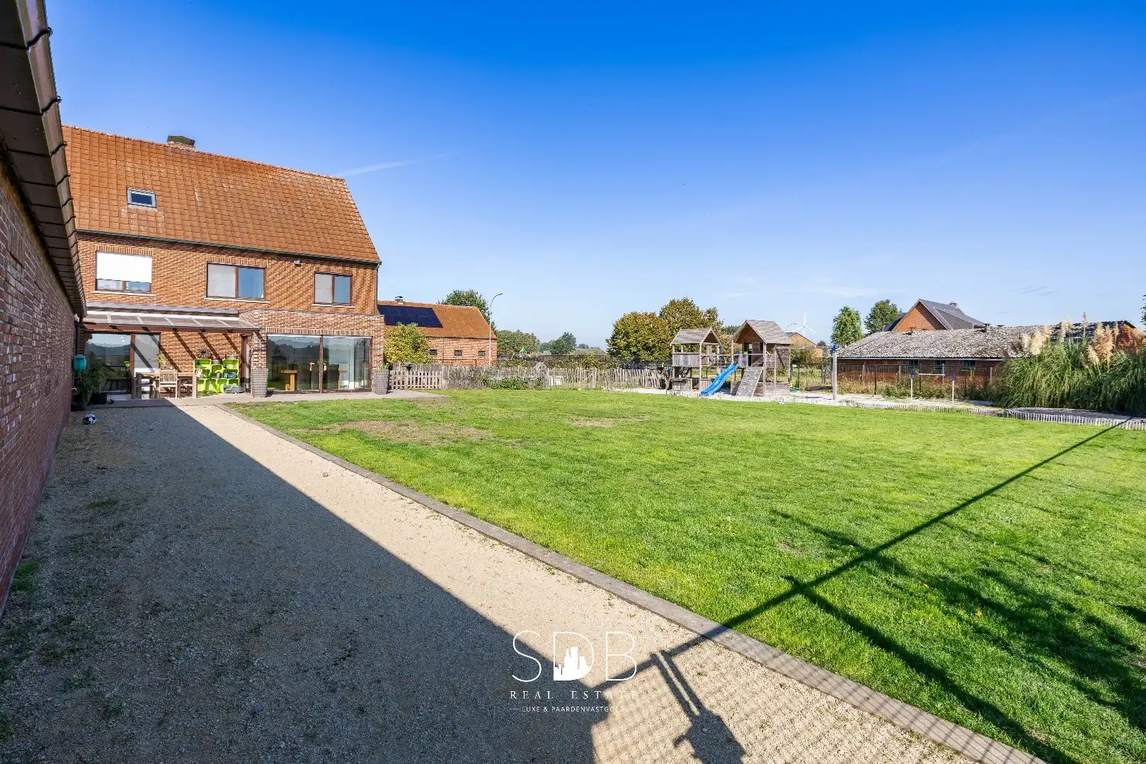 Hedendaagse woning met hippische accommodatie op 17.782m² foto 20