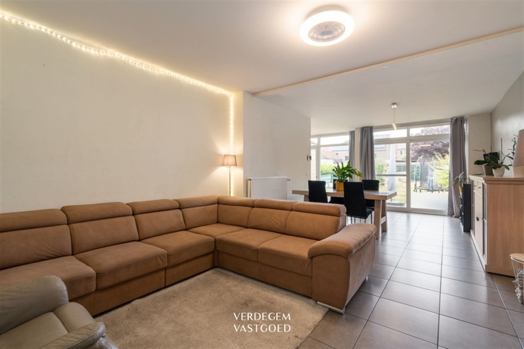 Instapklare woning met tuin, 3 slaapkamers en garage foto 2
