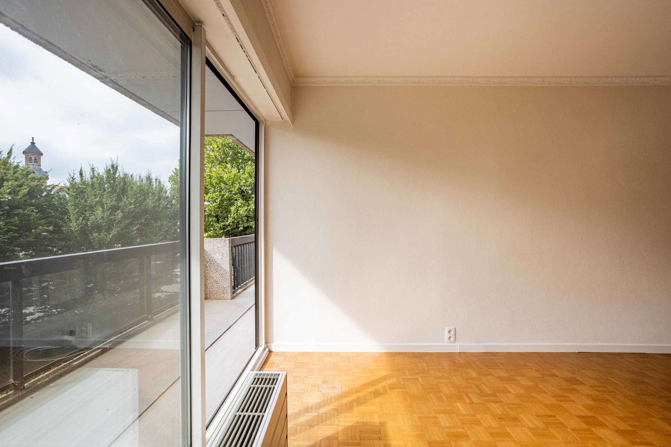 Volledig gerenoveerd lichtrijk appartement foto 6