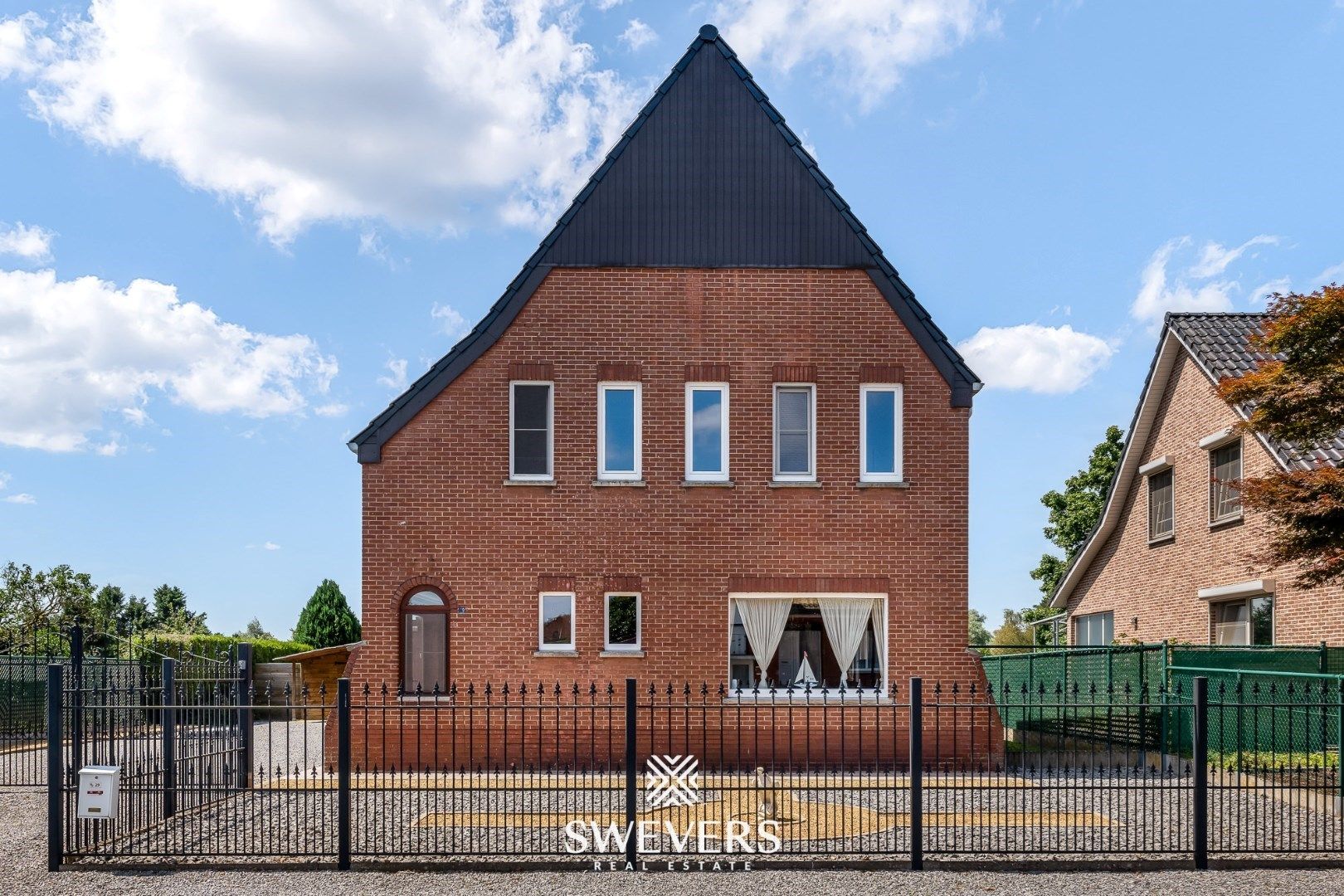 Hoofdfoto van de publicatie: Mooie ééngezinswoning met 3 slpk op ruim en zonnig perceel