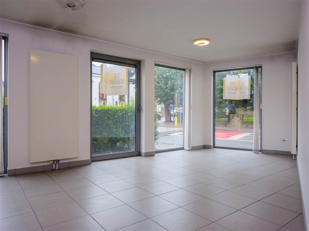 Zeer centraal gelegen gelijkvloerse kantoorruimte (117m²)  te Tielt foto 4