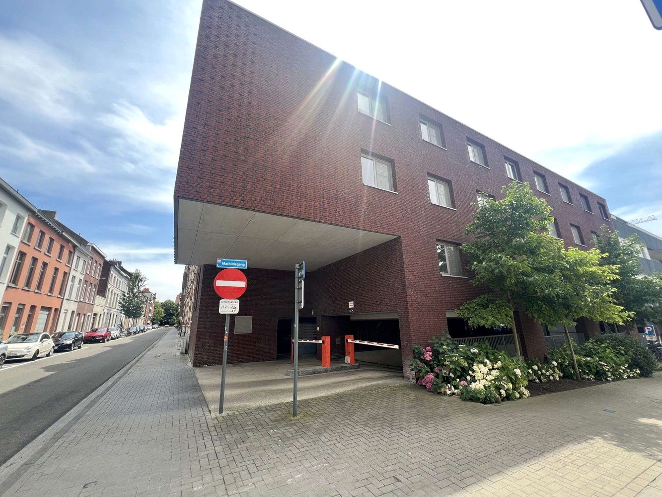 Uitstekend gelegen garage te koop in Leuven centrum foto 1