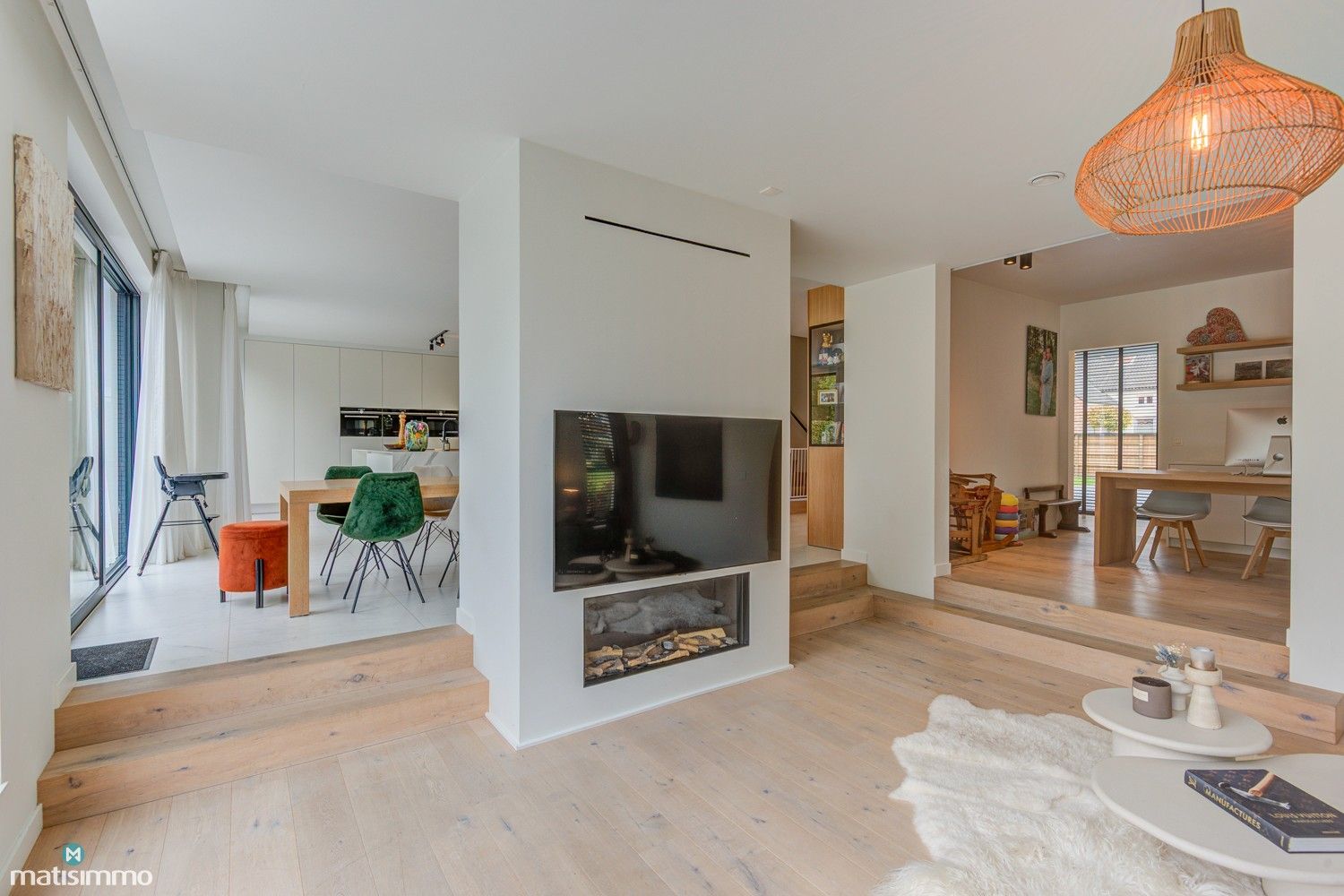 MODERNE VILLA MET INGEBOUWD ZWEMBAD, 3 SLAAPKAMERS EN PRAKTIJKGEDEELTE IN RUSTIGE OMGEVING TE WELLEN foto 12