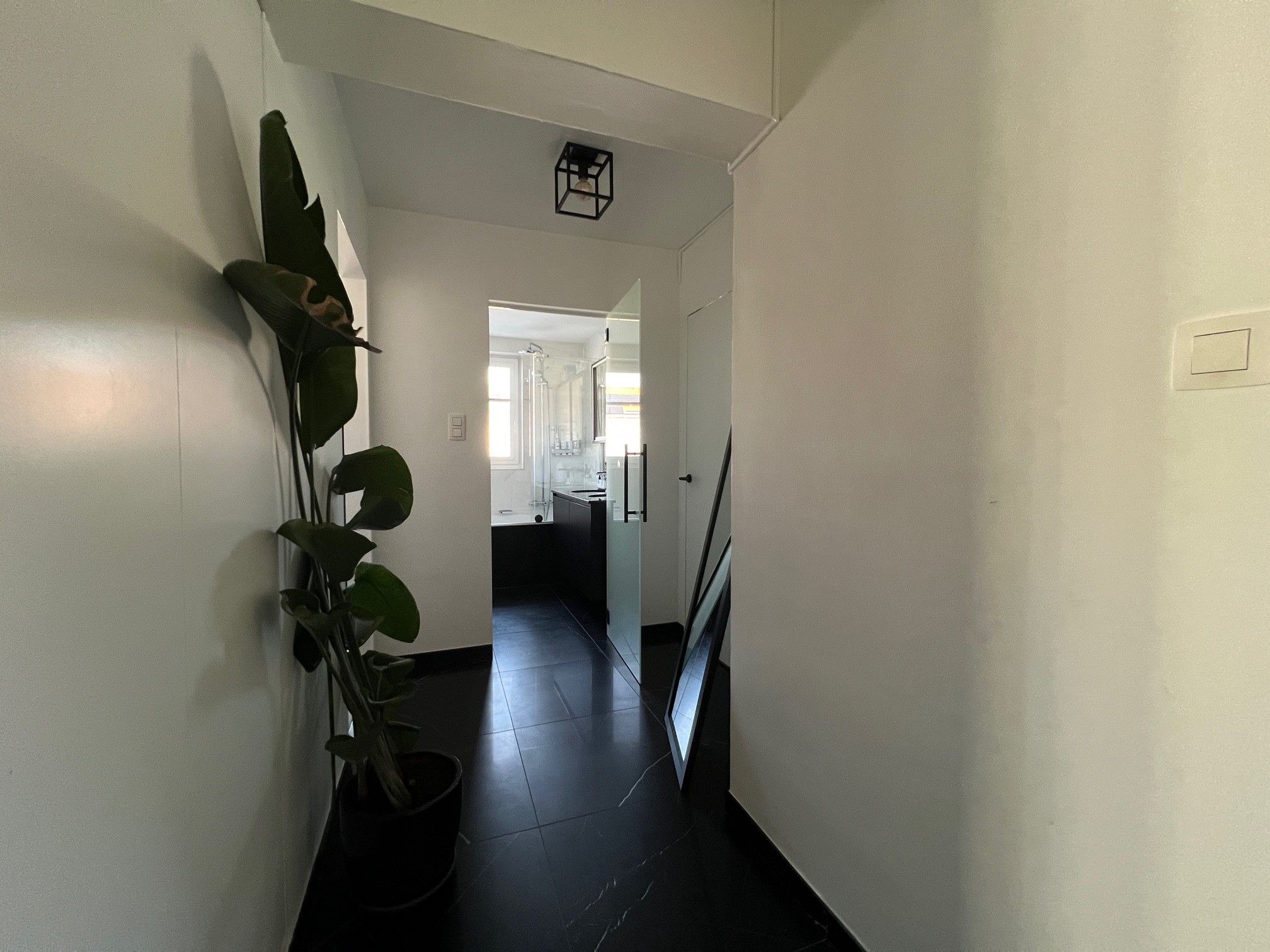 Recent gerenoveerd appartement met 2 slaapkamers op rustige ligging. foto 6