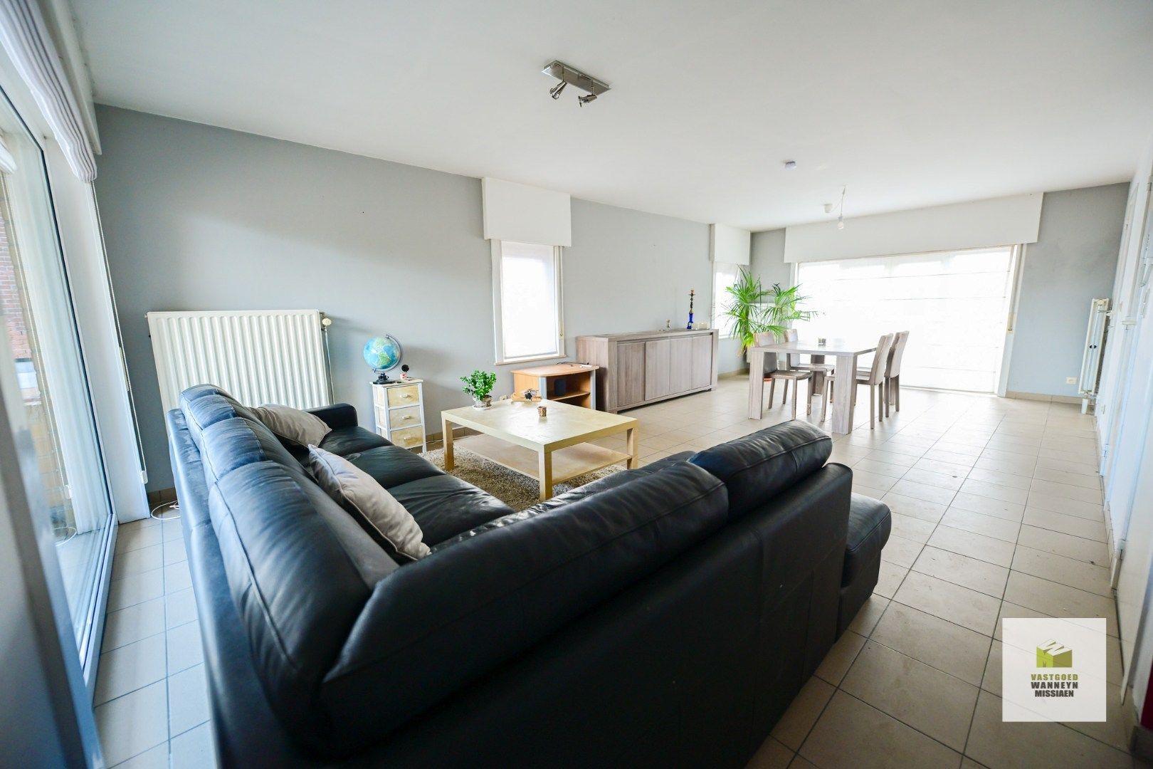 2 slaapkamer duplex appartement met terras, autostaanplaats en tuinberging foto 3