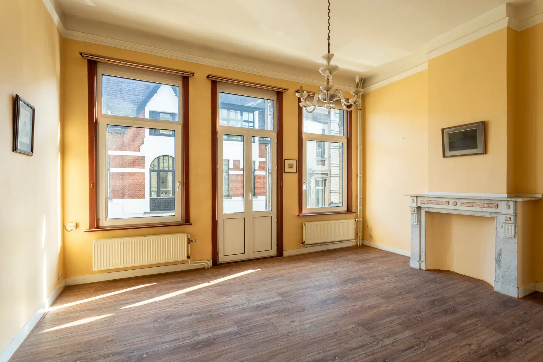 Te renoveren herenwoning met ruime tuin in Zurenborg foto 9