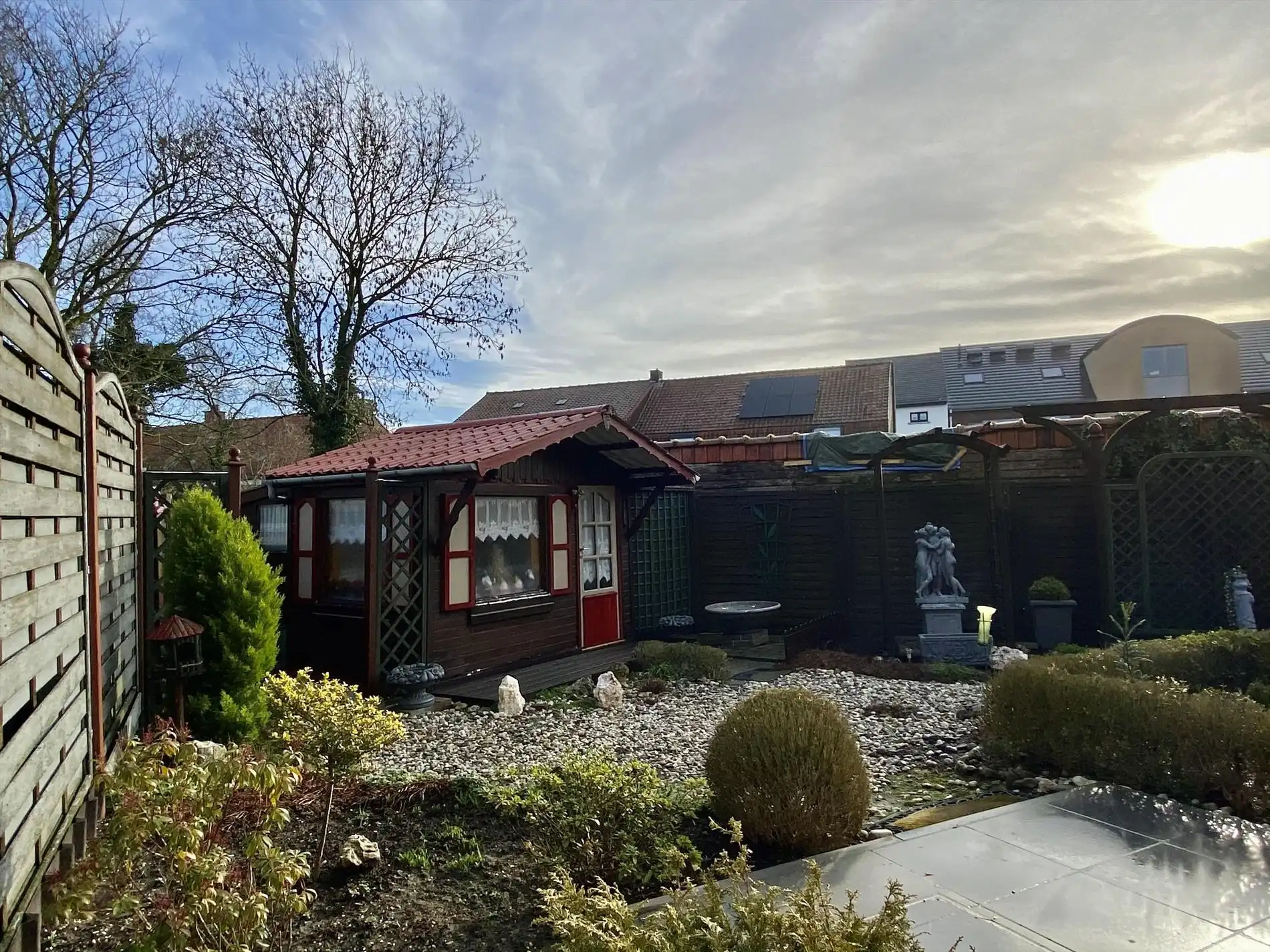 Halfopen woning in rustige buurt met 4 slaapkamers, tuin, garage. foto 13