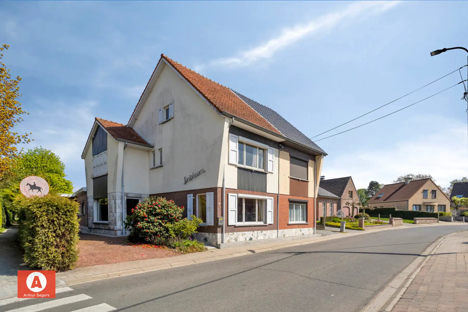 Hoofdfoto van de publicatie: Te renoveren woning met 3 slpk op toplocatie in Malderen