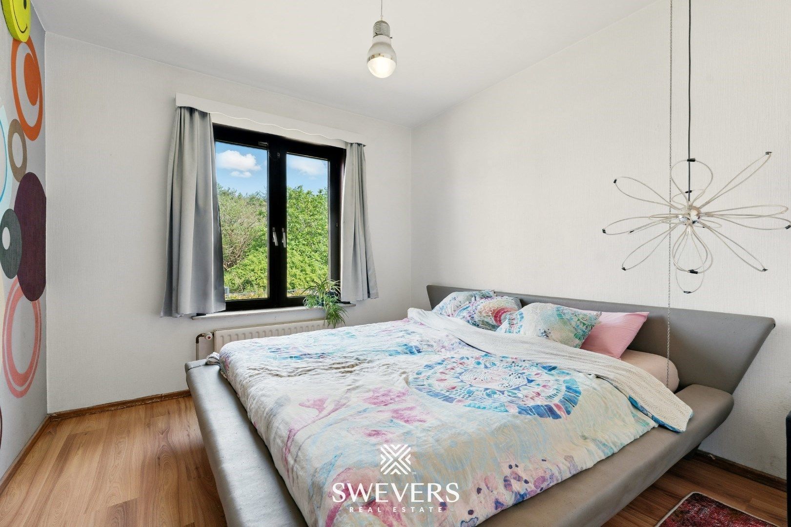 Ruime gezinswoning met zonnepanelen, kelder en zonnige tuin op topligging foto 16