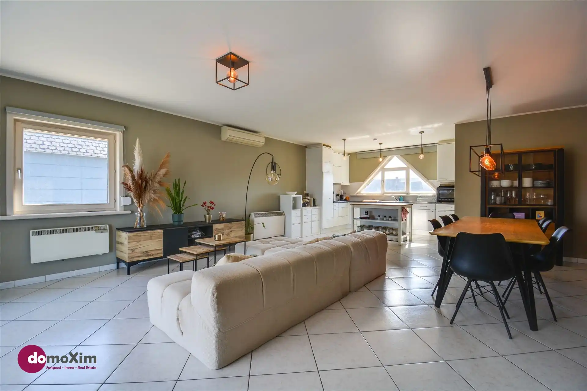 Ruim appartement met 2 slaapkamers en uitzonderlijk terras foto 2