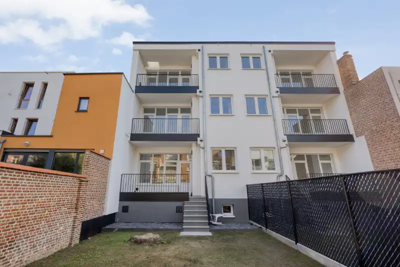 Volledig nieuw gerenoveerd appartement foto 17