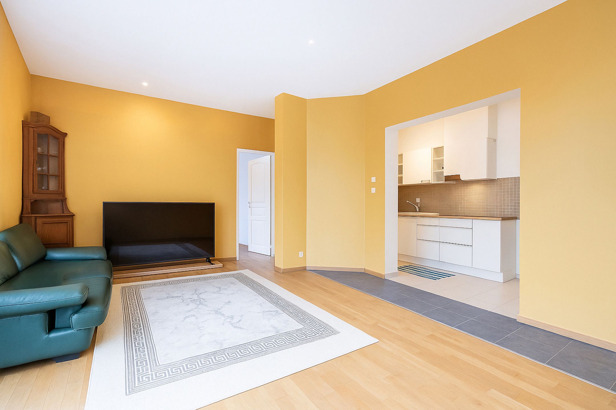 In Jette, authentiek wonen vlak bij Belgica foto {{pictureIndex}}