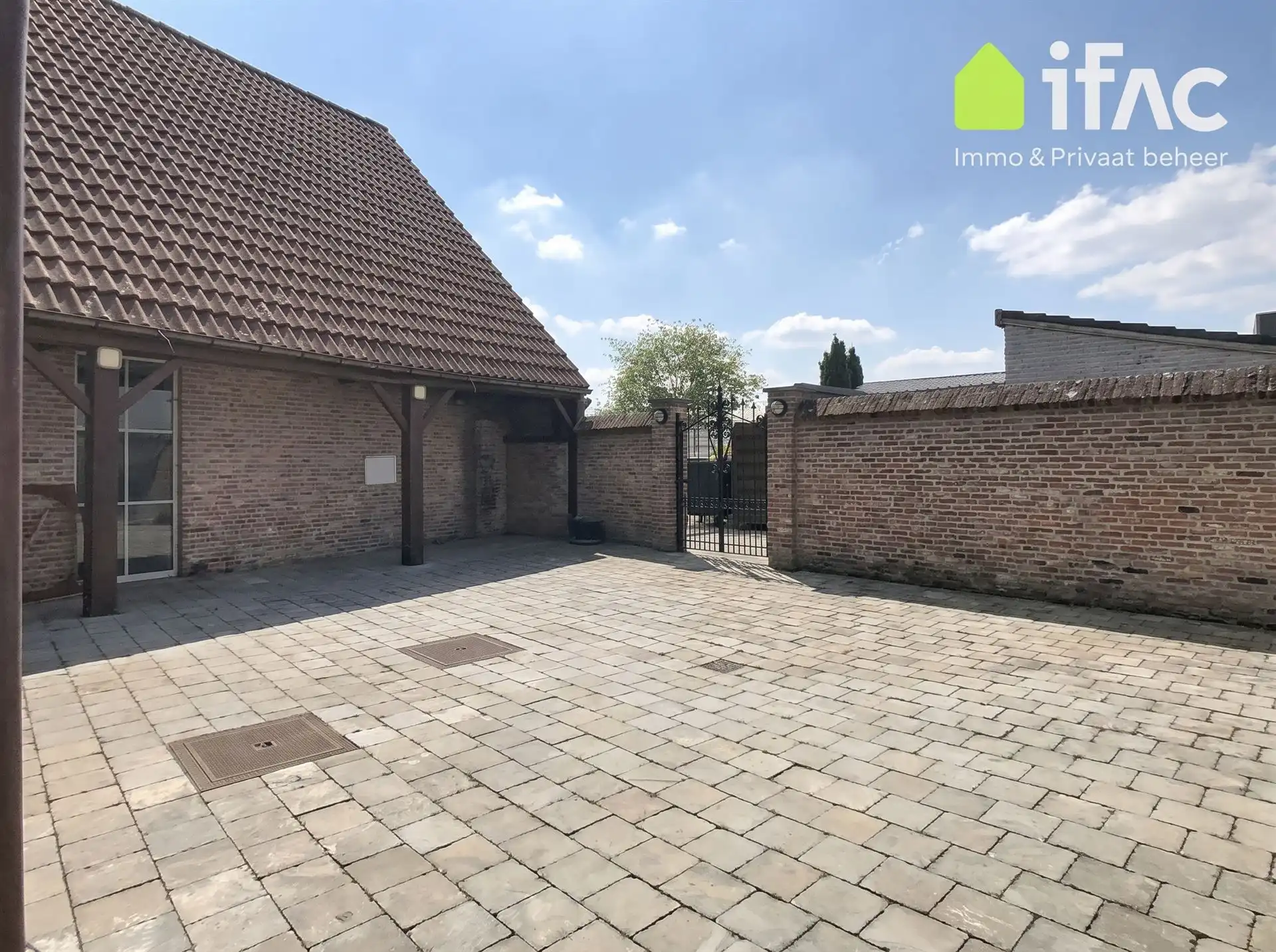 Handelspand met appartement, feestzaal en tuin foto 10