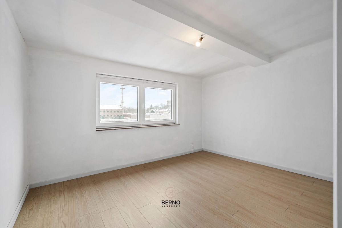 Gerenoveerde handelswoning met tuin foto 11