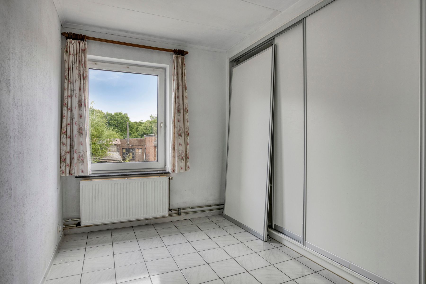 Ruime woning in Meeswijk foto 11