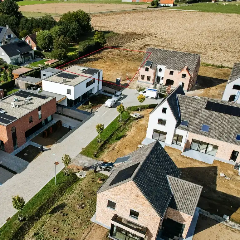 Uitzonderlijk mooi gelegen stuk bouwgrond voor alleenstaande bebouwing foto {{pictureIndex}}