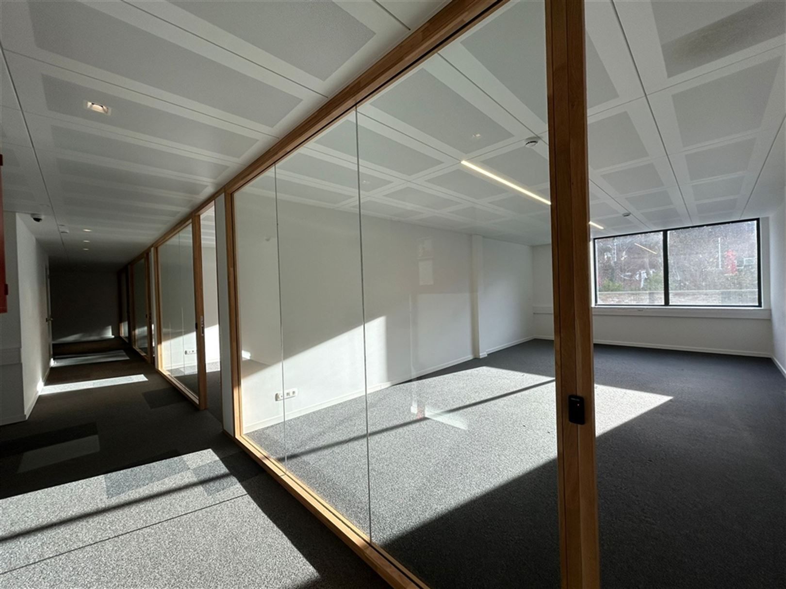 Volledig rerenoveerde kantoren te huur vanaf 150 m² foto 8