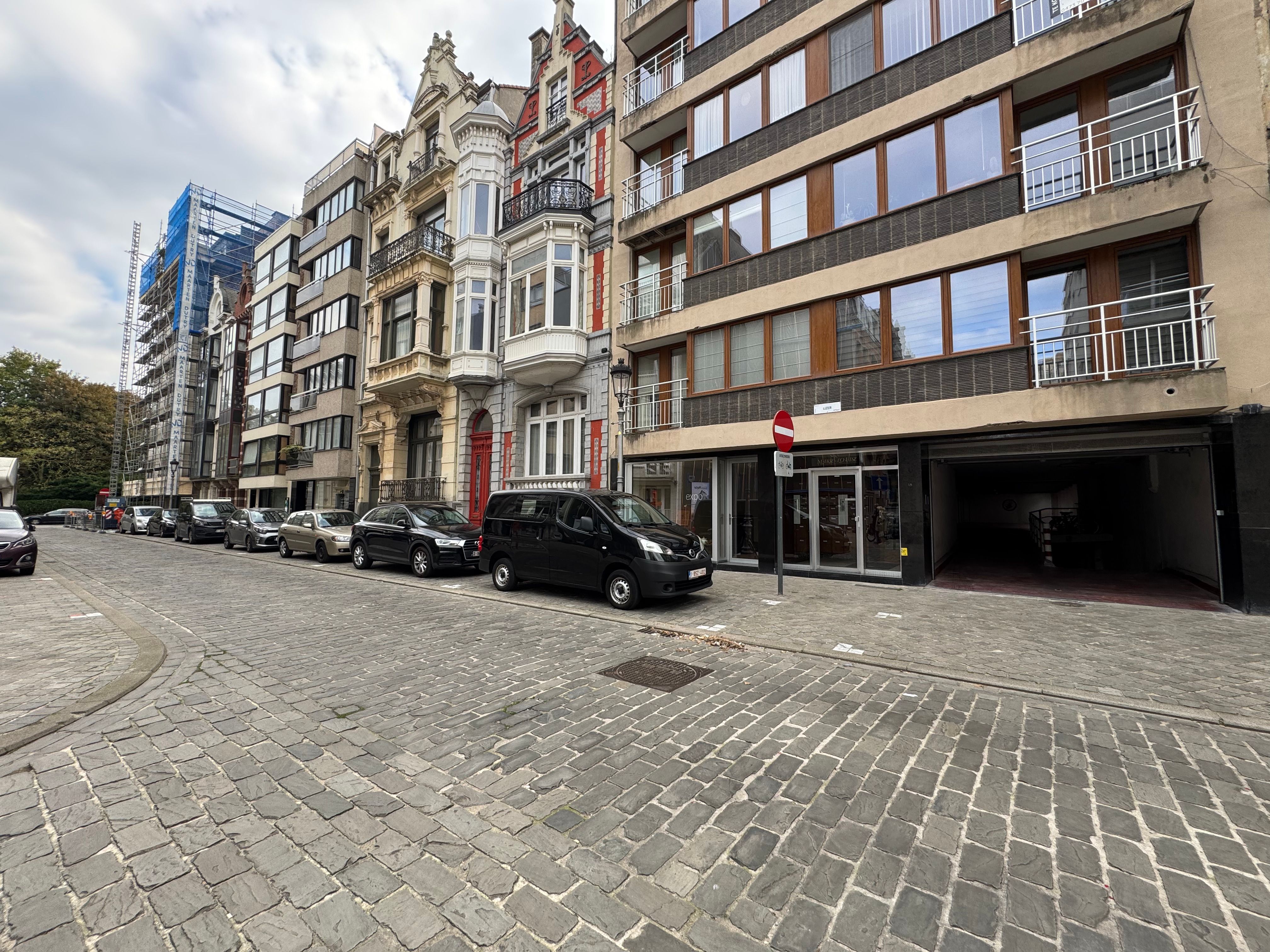 Ruime garagebox 21m² nabij centrum en kust foto 9