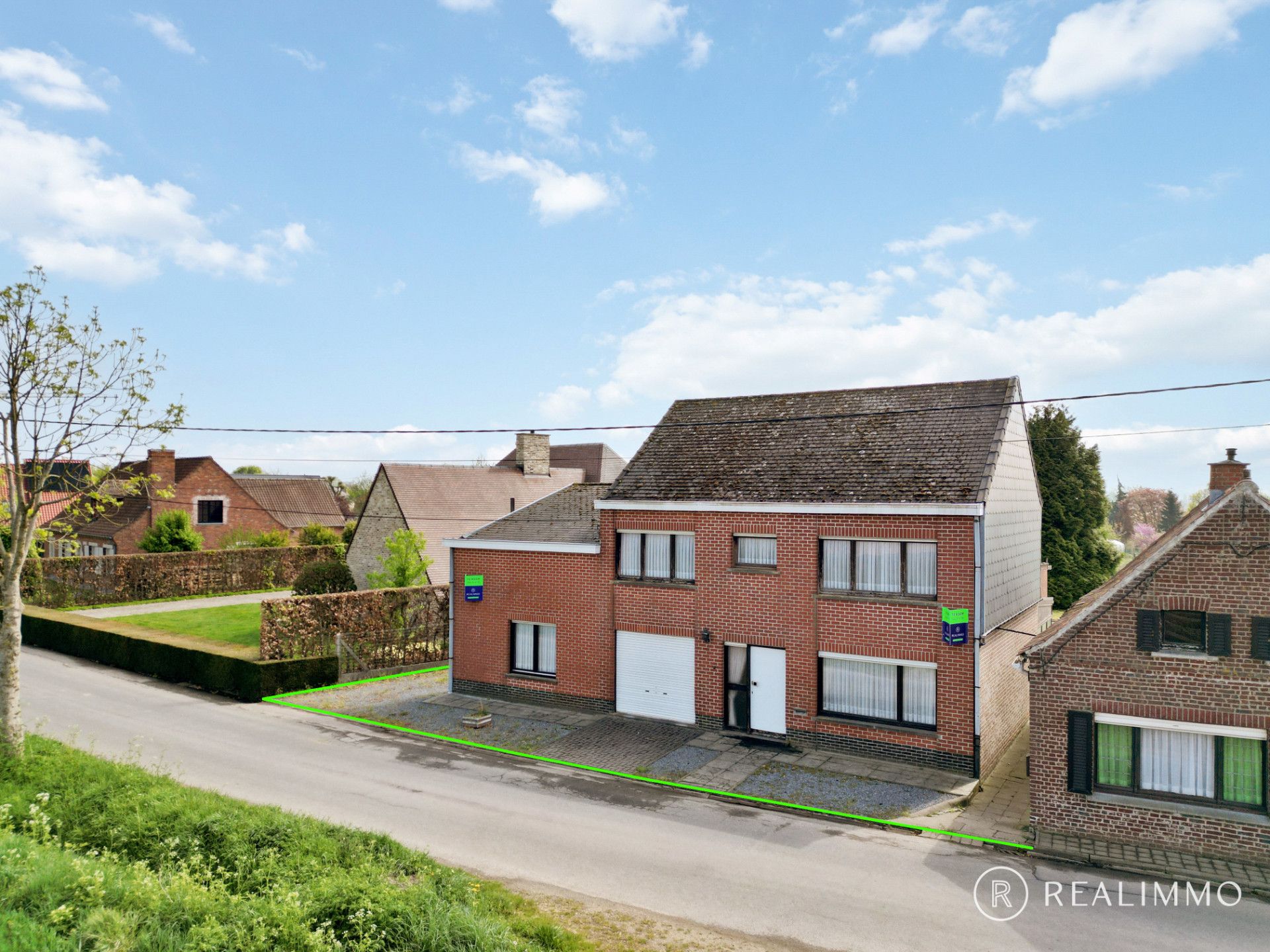 Stevige woning op ruim perceel met prachtige ligging! foto 3