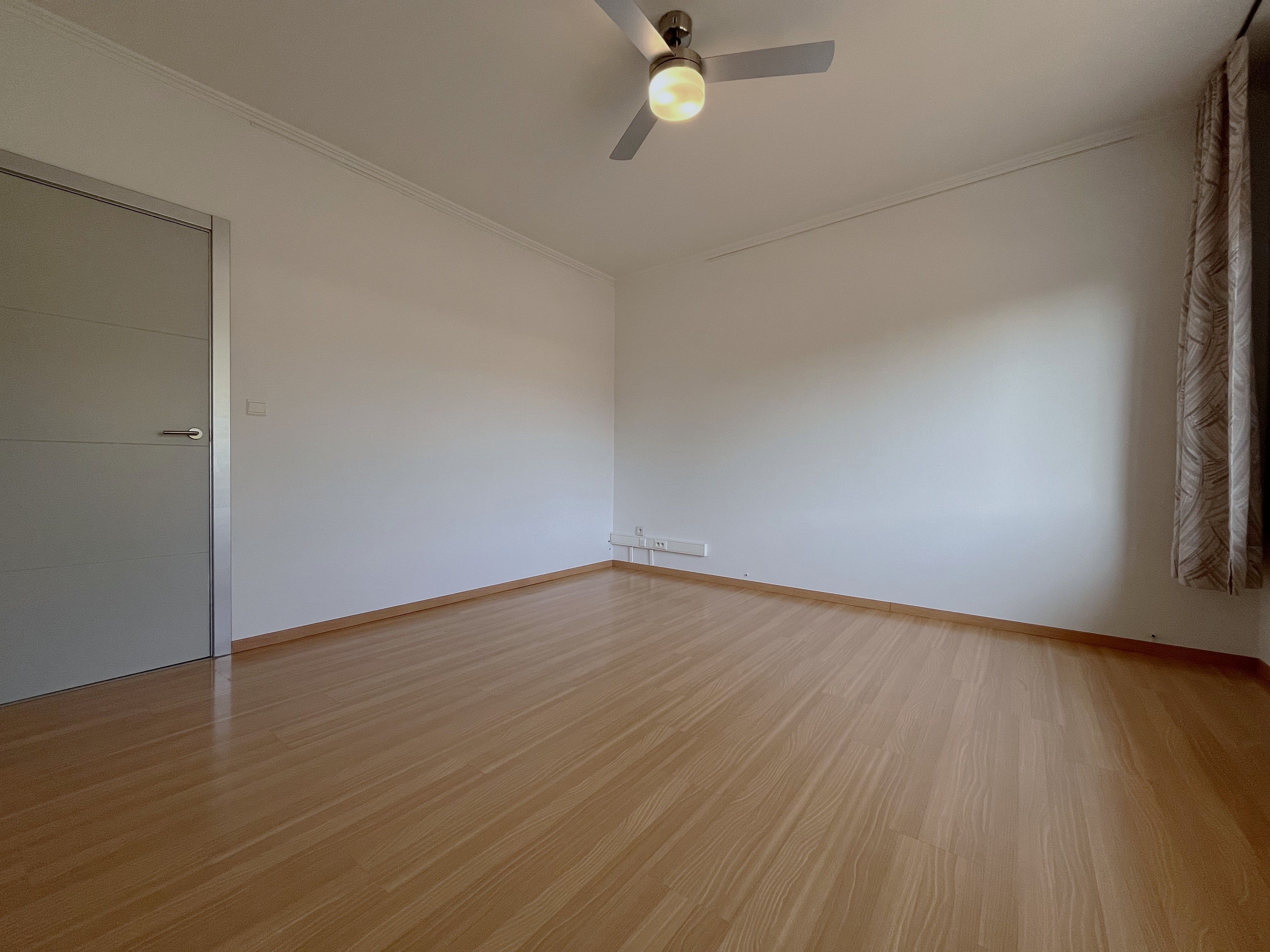 Ruim appartement, dubbele garage, 3 (slaap)kamers, nabij Hasselt centrum foto 11