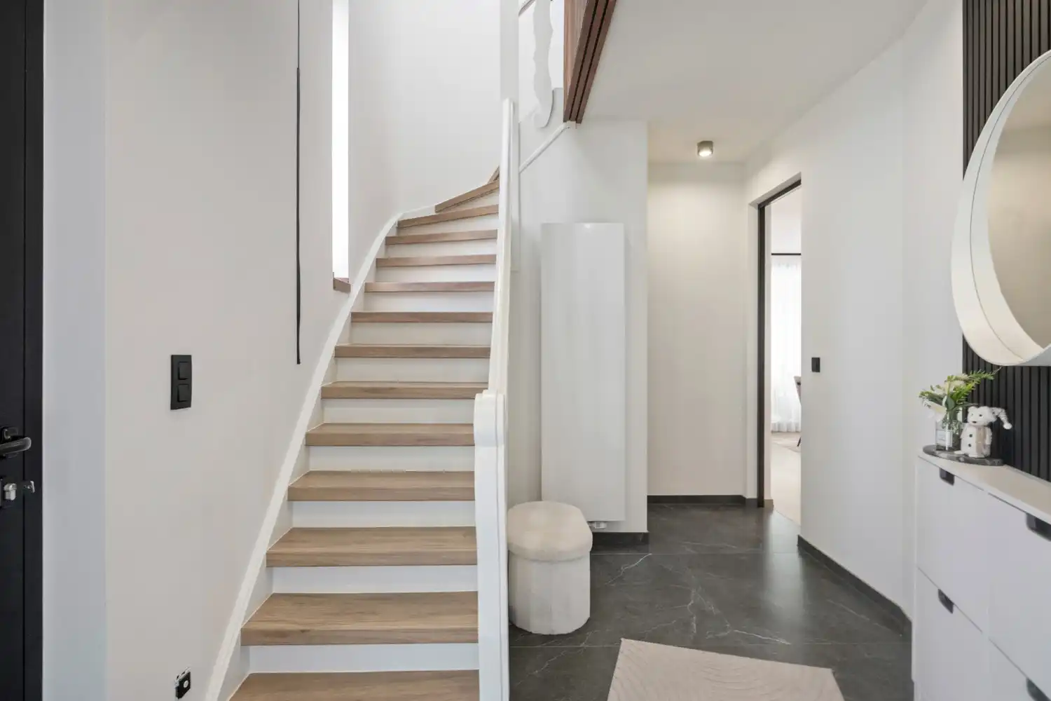 GERENOVEERDE WONING MET MAGAZIJN! foto 9
