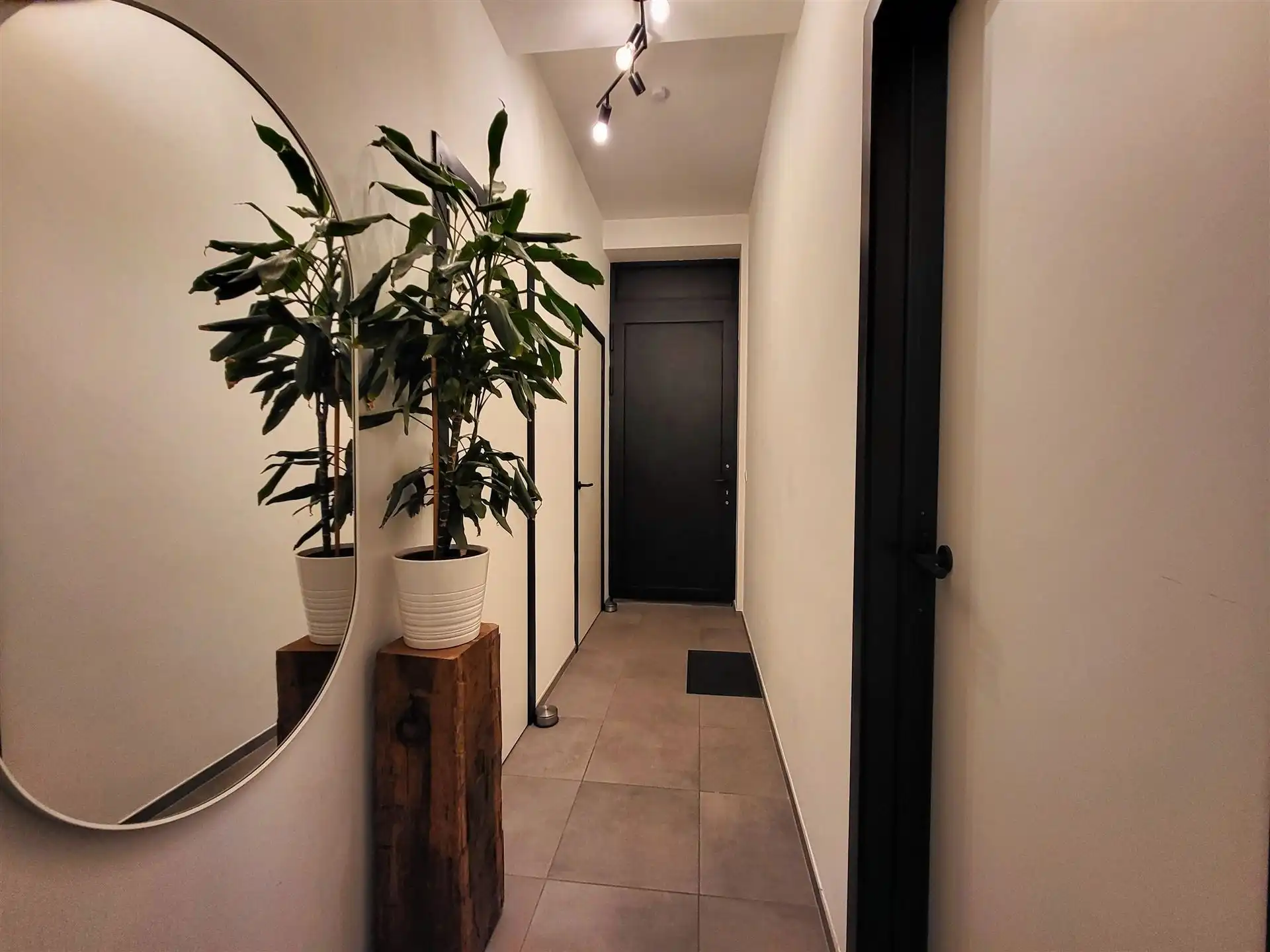 Gelijkvloers appartement met tuin! foto 5