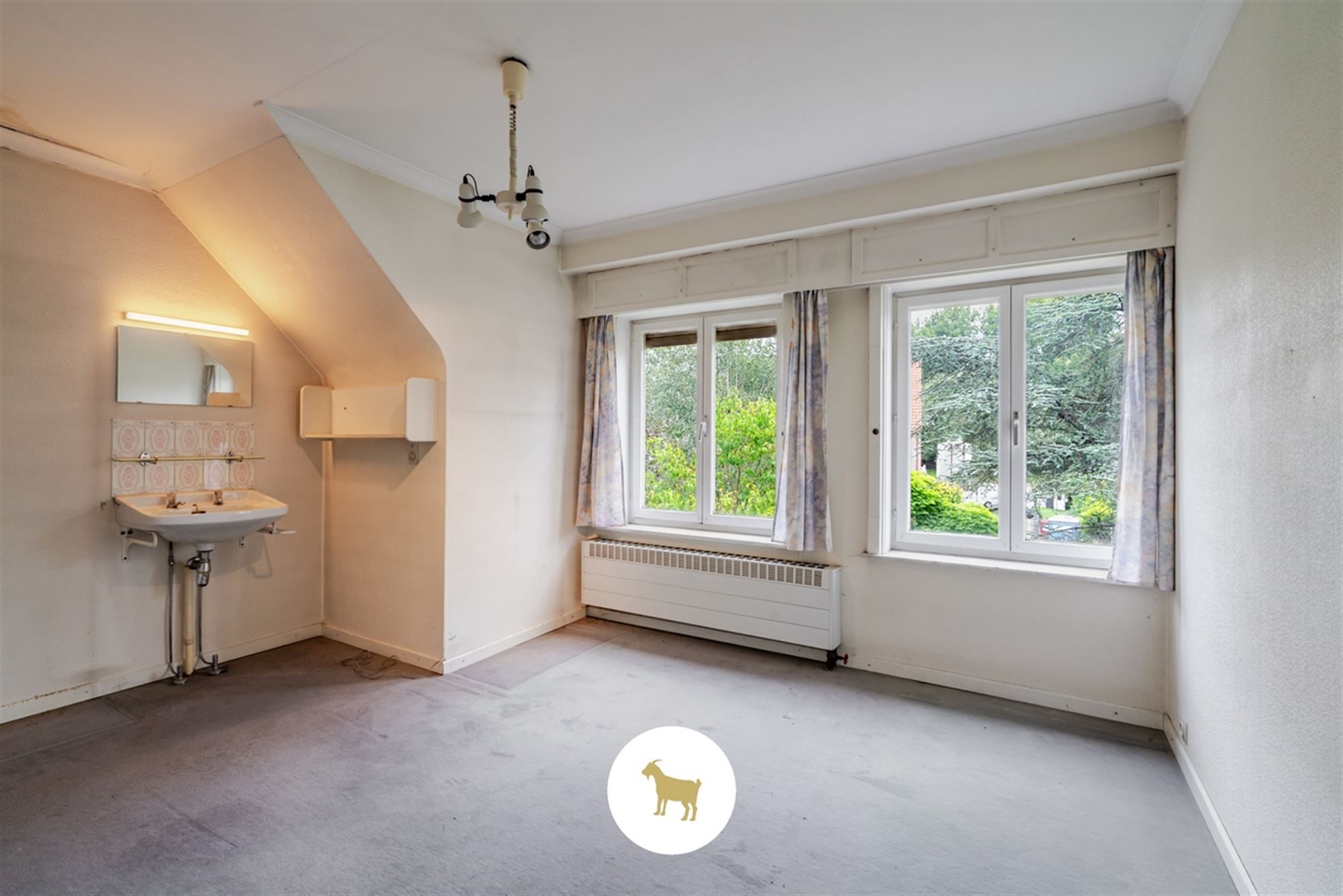 Te renoveren RUIME ALLEENSTAANDE VILLA met 4 SLAAPKAMERS, BUREAU en GARAGE op een prachtig zuidwestgericht PERCEEL van 1.300 m² foto 25