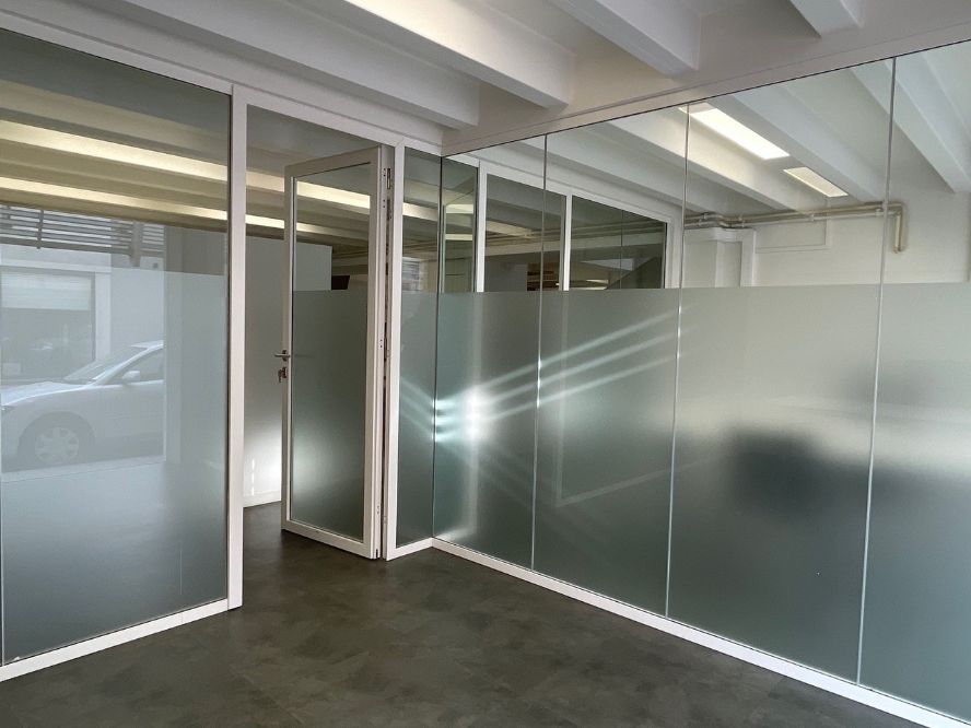 Instapklaar en polyvalent handelspand/kantoor te huur foto 11