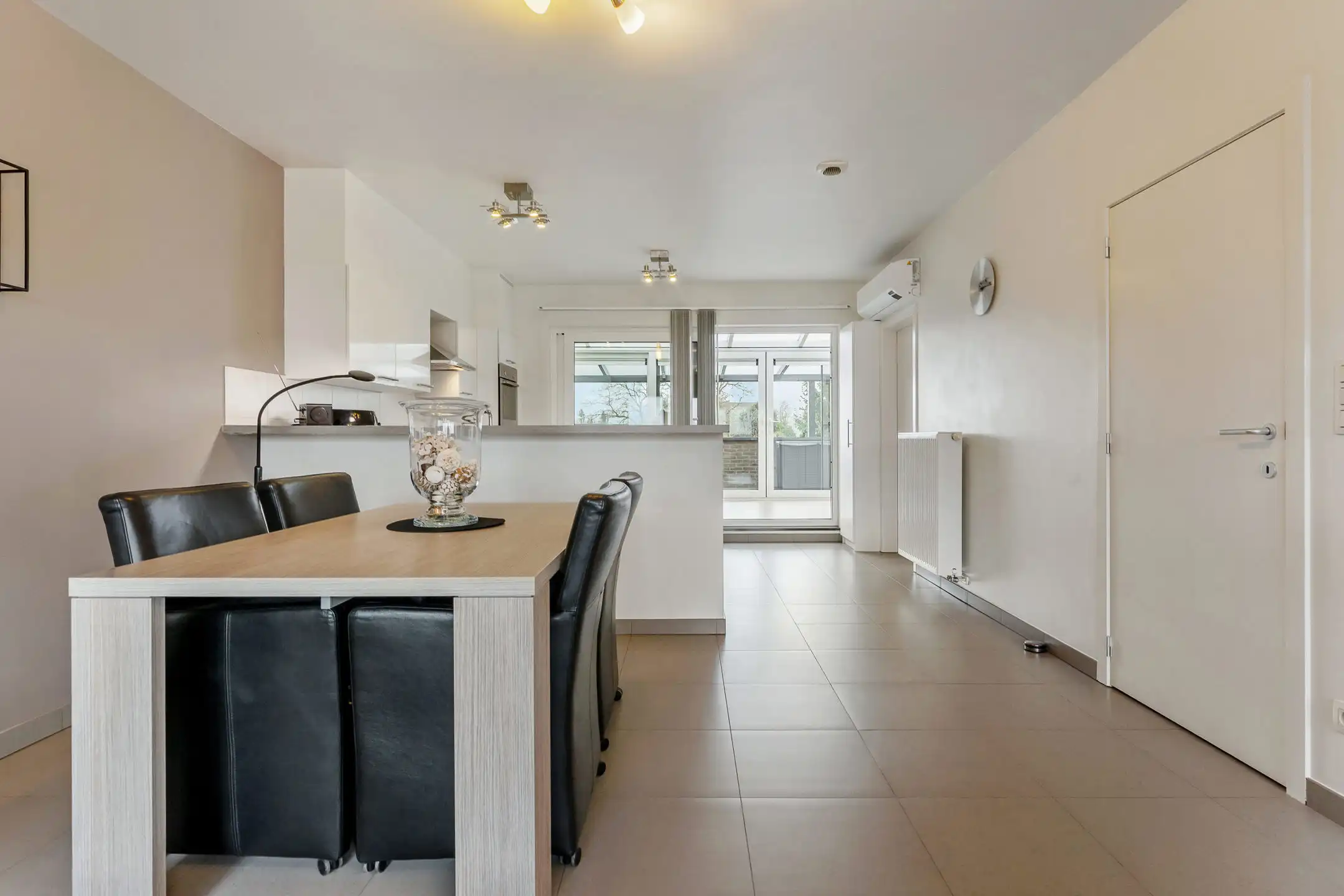 Perfect onderhouden duplex in het hart van Riemst foto 5