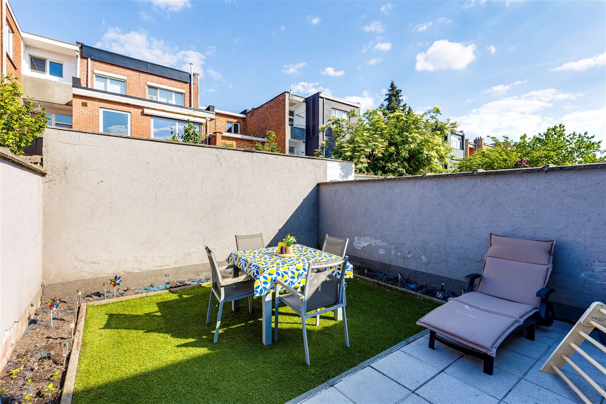 Instapklaar huis met 2 slpk en tuin foto 13