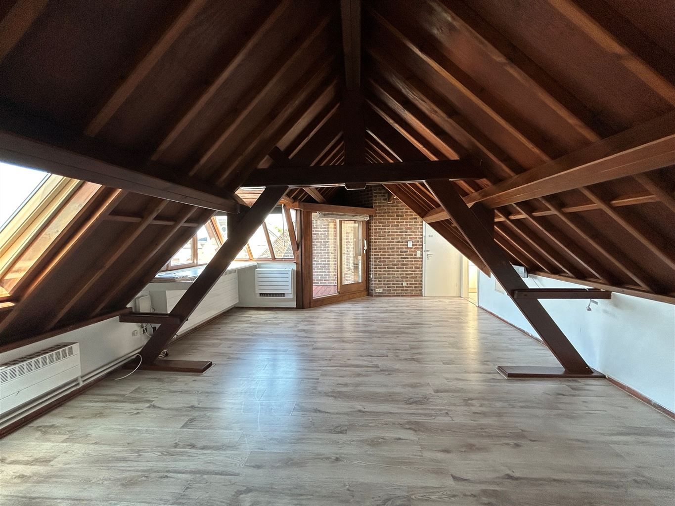 Gezellige studio met terrasje vlakbij de Markt. foto 2