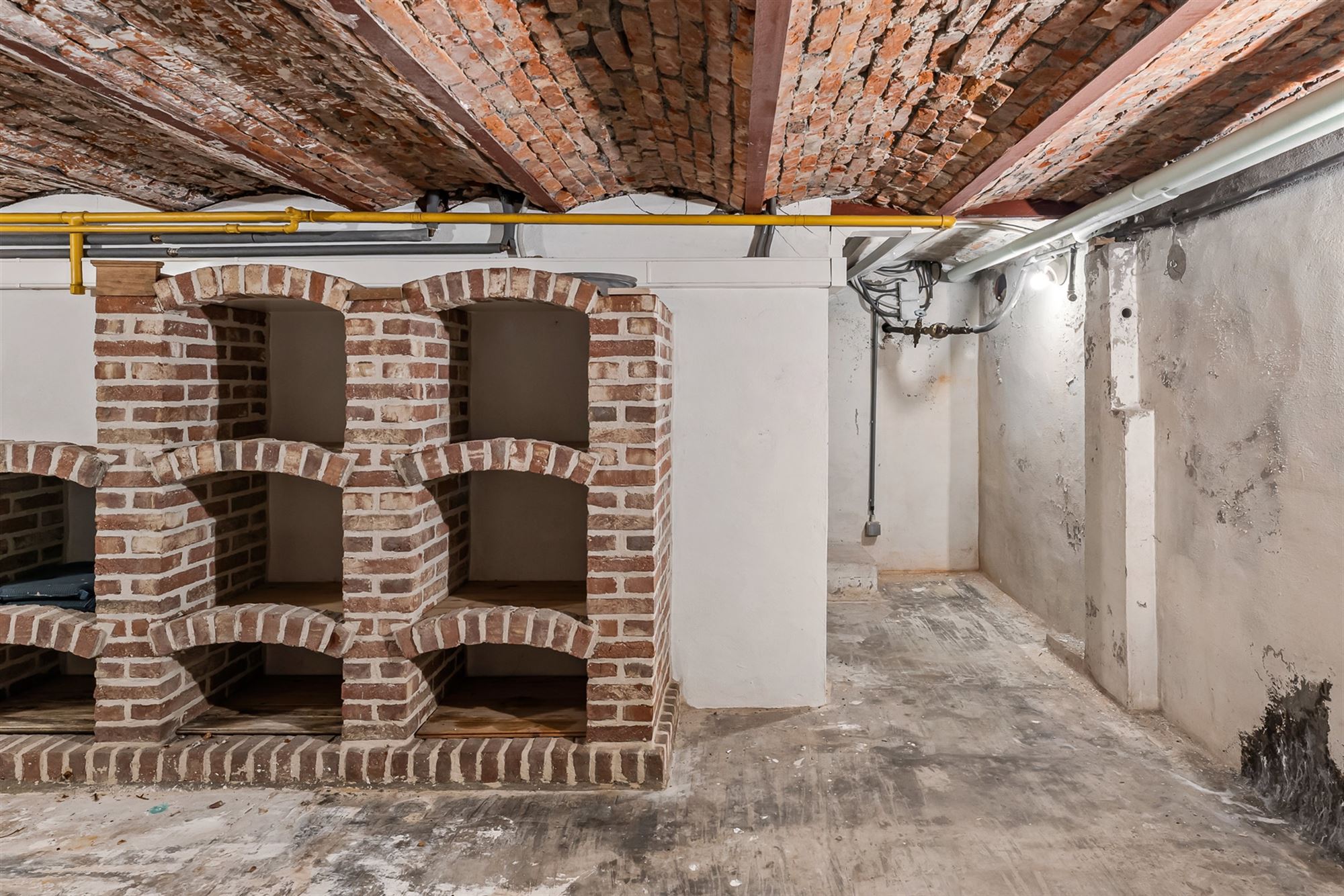 PRACHTIG INSTAPKLAAR HERENHUIS IN GEEL CENTRUM  foto 25