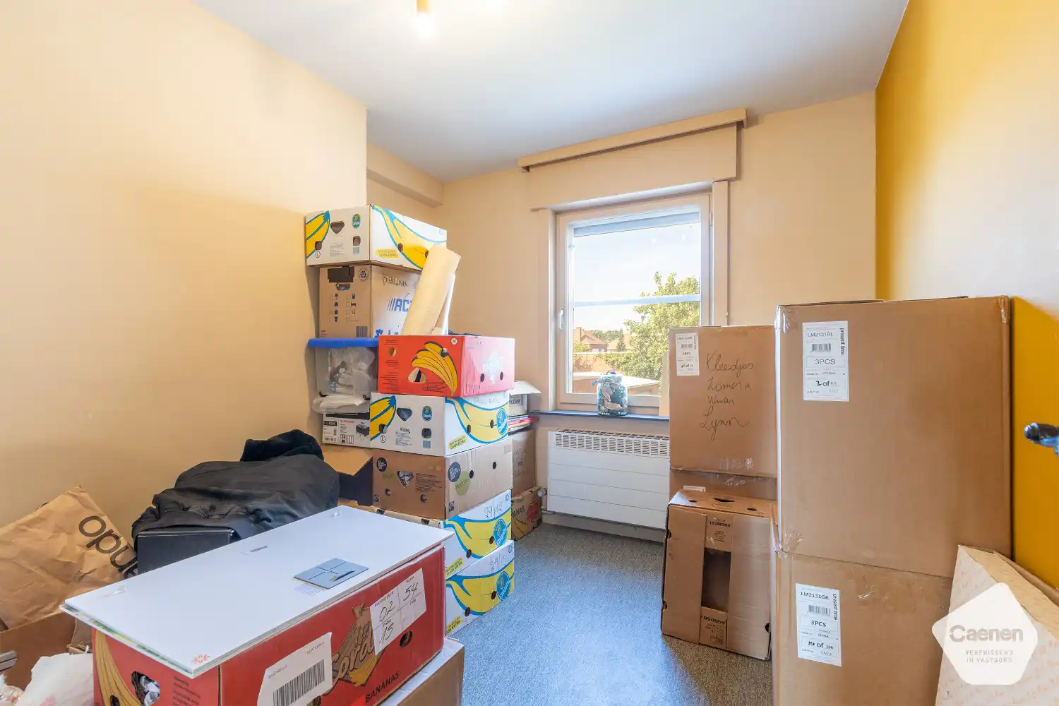 Leuke & lichtrijke charmante half-open woning met 4 slaapkamers, garage en leuke tuin! foto 12