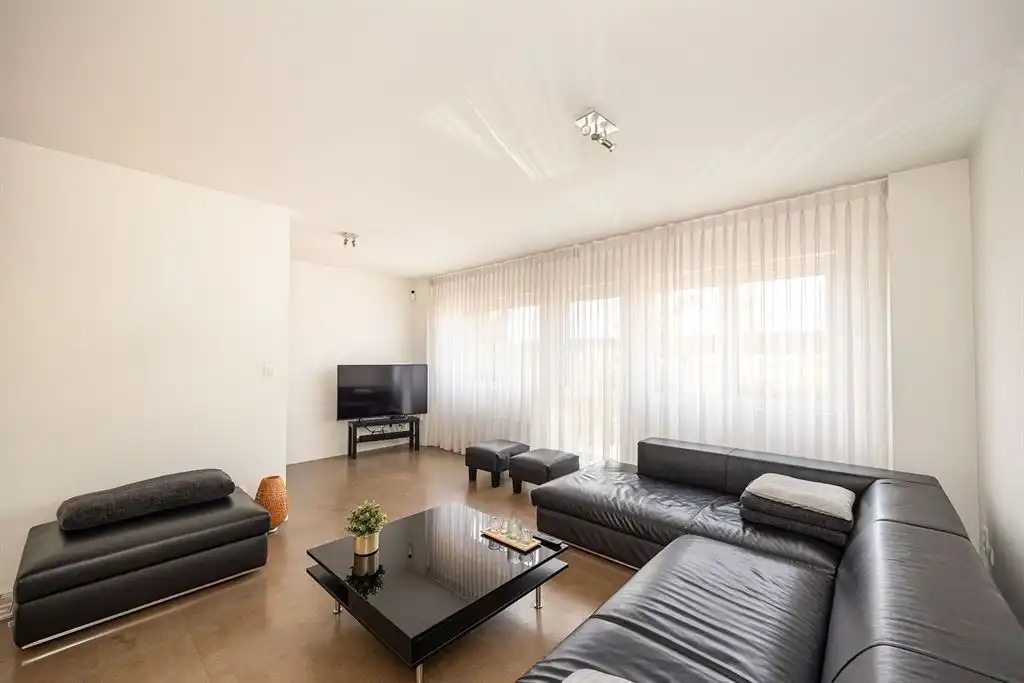 Perfect onderhouden en instapklare split-level woning foto 8