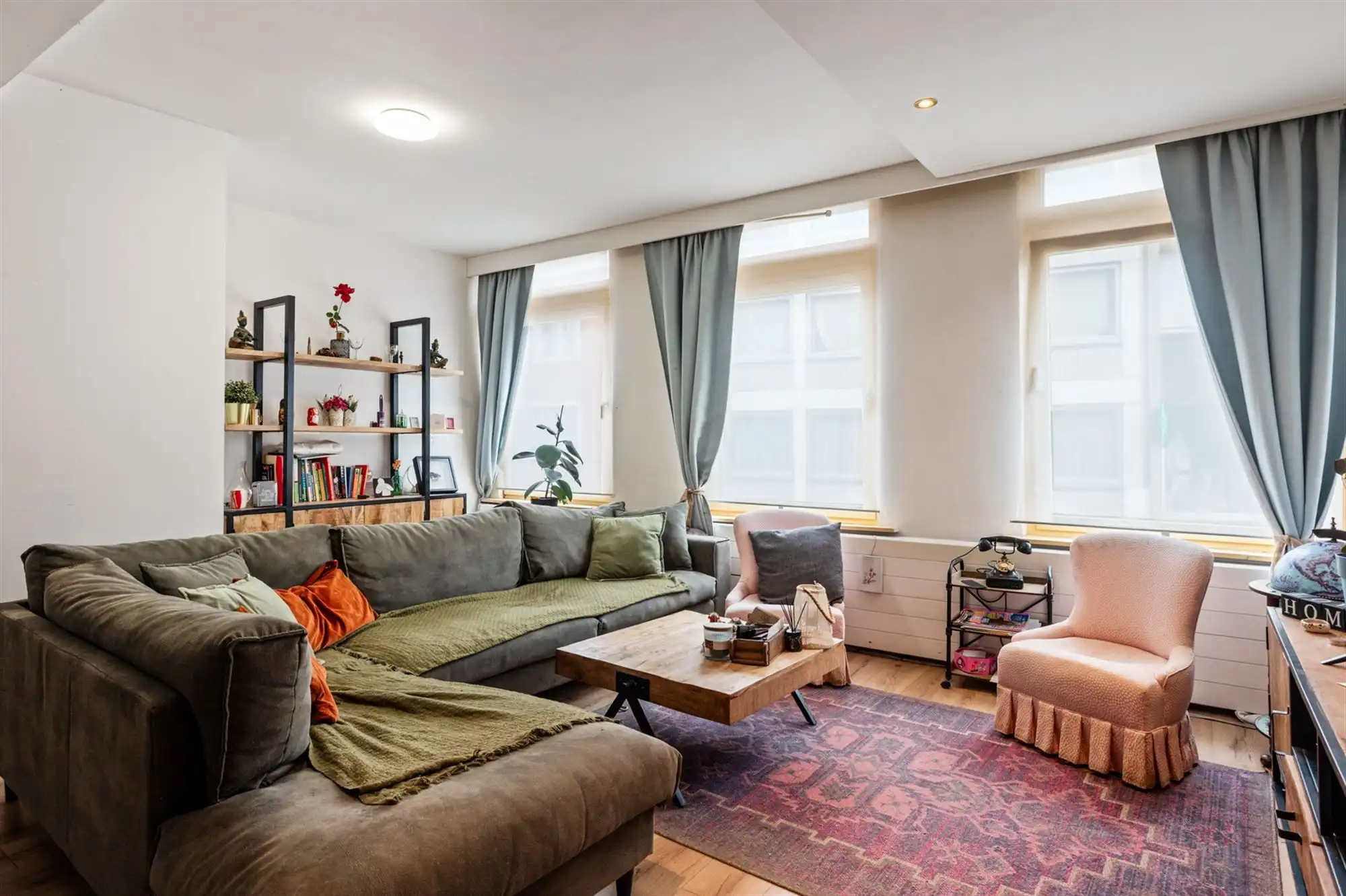 Opbrengsteigendom in handelshart van Merksem aan het plein! foto 4