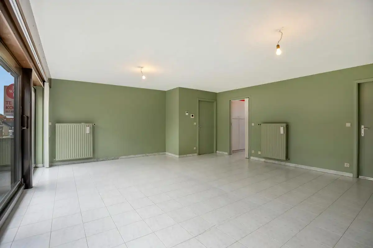 Instapklaar 2-kamerappartement in hartje Poperinge foto 7