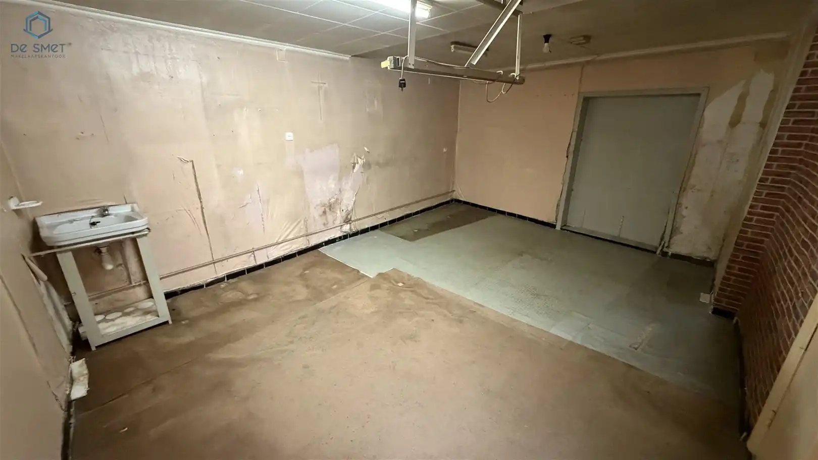 Te renoveren woning met 5 slaapkamers, garage en ruime tuin in het landelijke Viane foto 6
