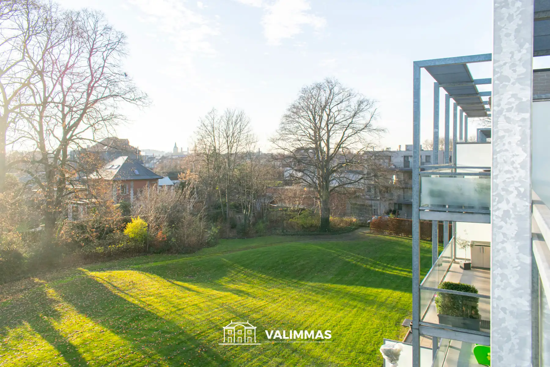 Instapklaar appartement met terras, kelder en event. garage. foto 9