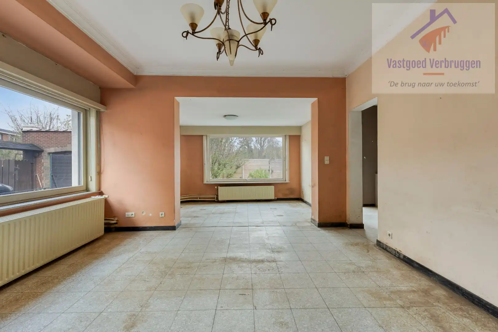 Te renoveren halfopen bebouwing met garage foto 7