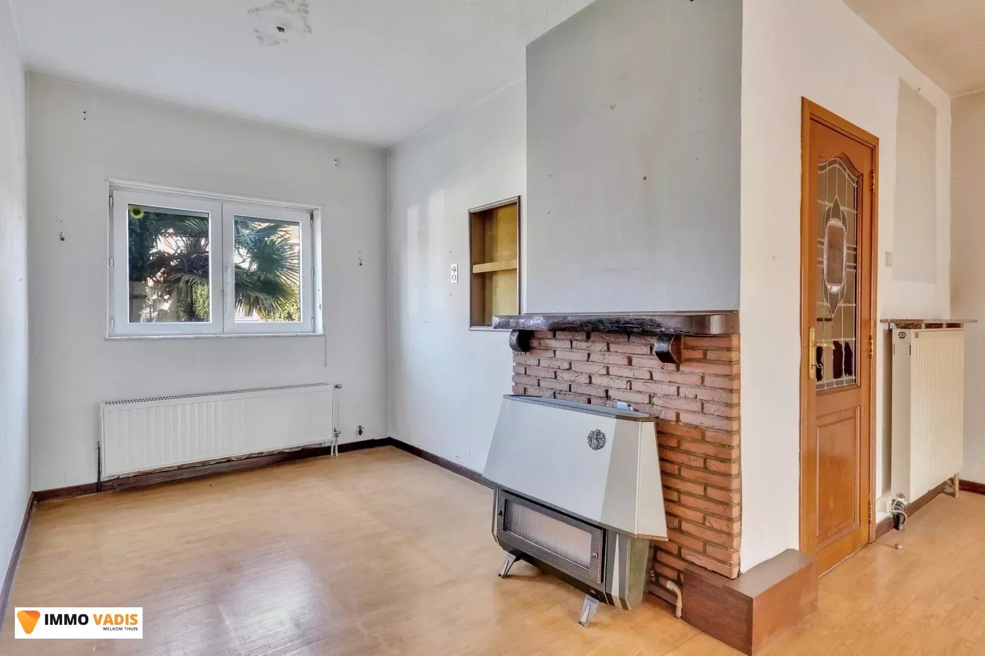 Woning met drie slaapkamers en dubbele garage foto 4