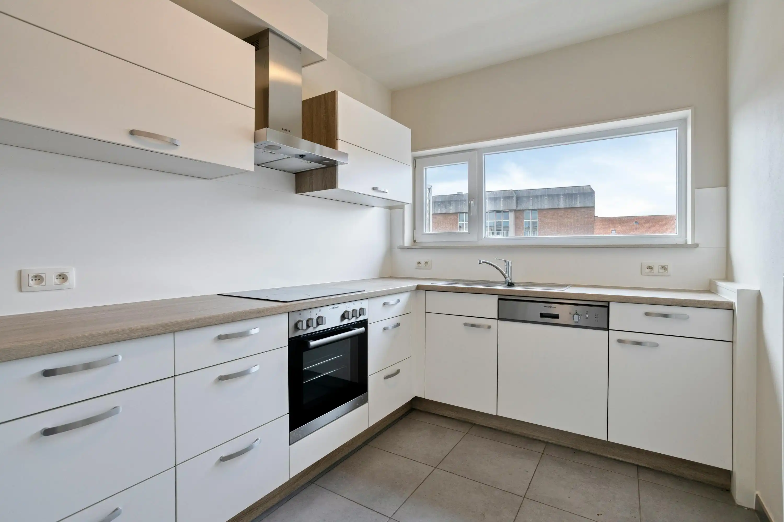 Instapklaar 2-slaapkamer appartement te koop in Avelgem foto 4