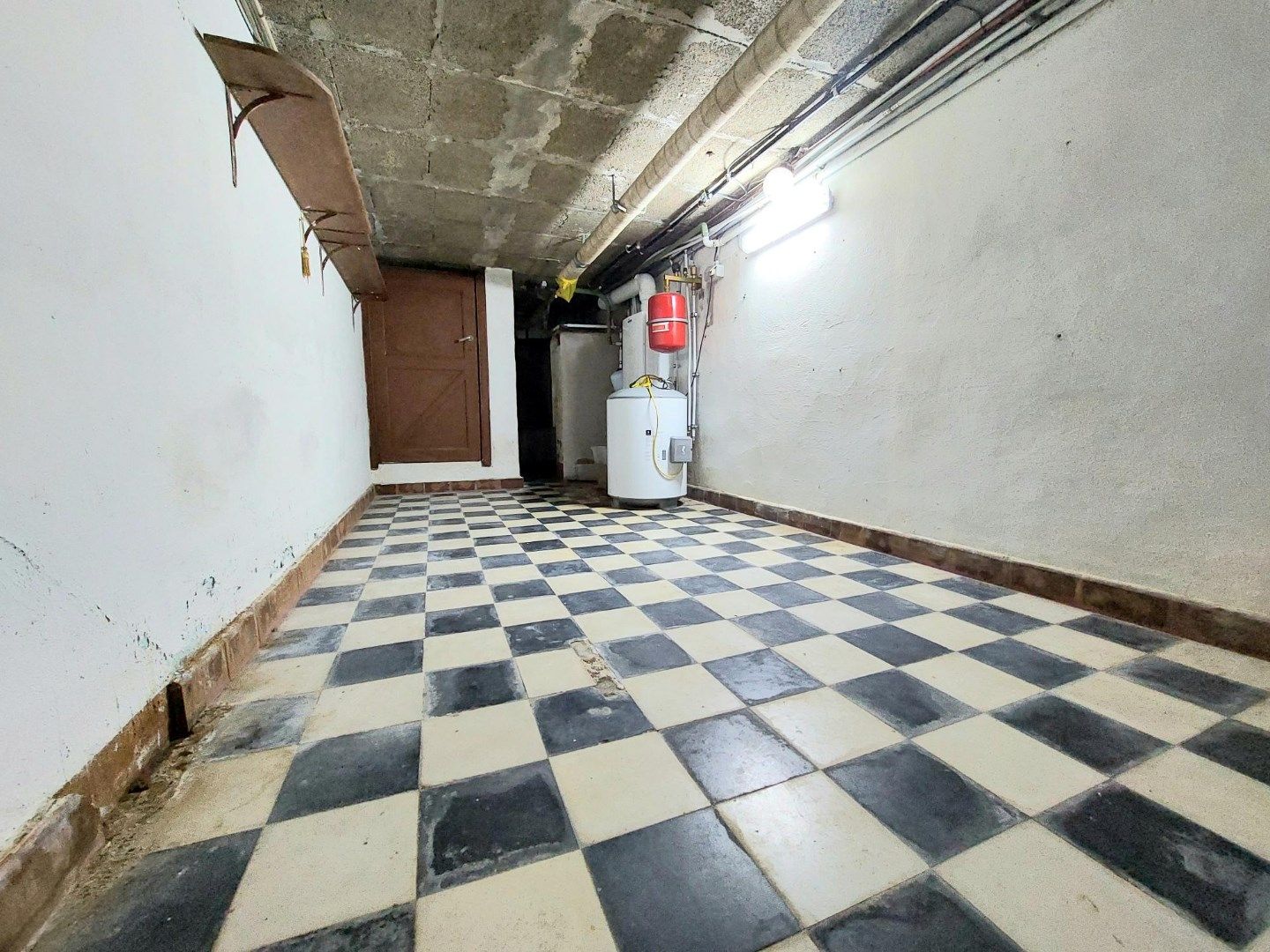 Gelijkvloersappartement met terras en garage foto 12